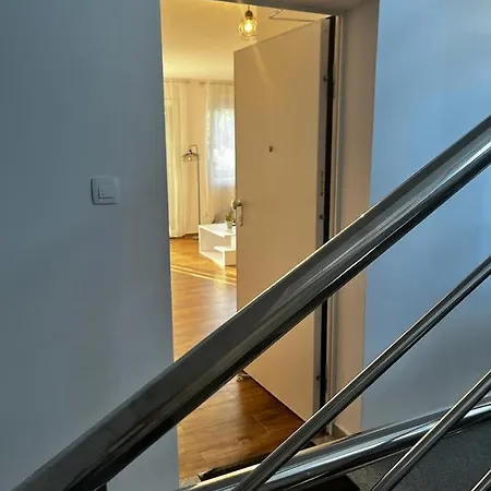 公寓 Apartman Mila 比奥格勒·纳·莫鲁