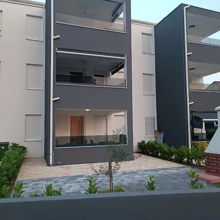 公寓 Apartman Mila 比奥格勒·纳·莫鲁